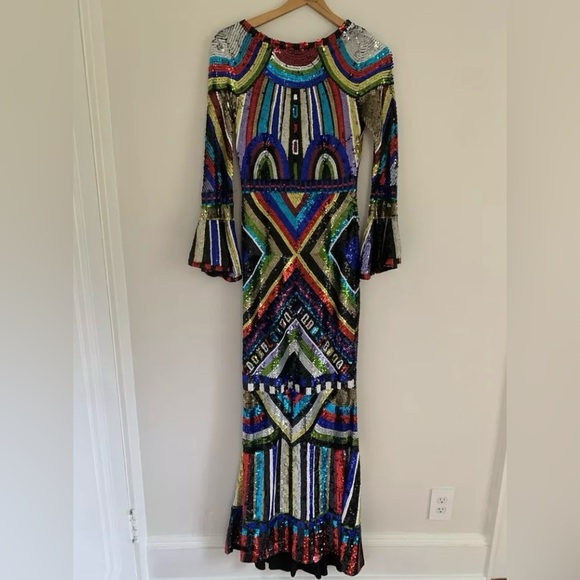 Alice + Olivia Jae Embellished Dresses & Skirts - Alice + Olivia Jae Embellished Back
Keyhole Sequin Long
Gown Size 8 RARE
$2,199